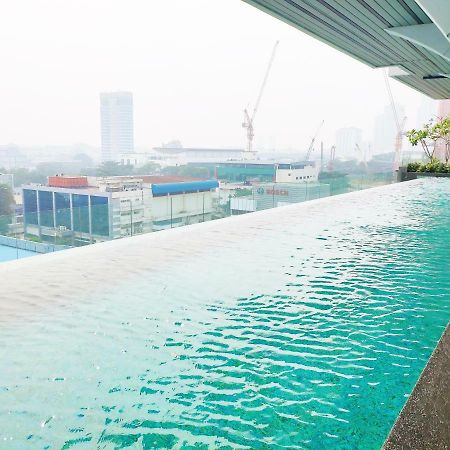 5-Star Apartment + Infinity Pool, 4 Pax, 1 Min To Jaya One เปอตาลิงจายา ภายนอก รูปภาพ