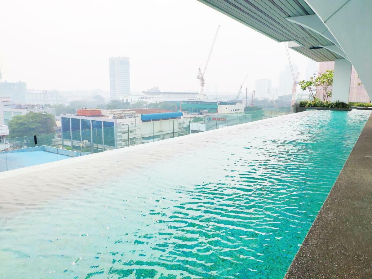 5-Star Apartment + Infinity Pool, 4 Pax, 1 Min To Jaya One เปอตาลิงจายา ภายนอก รูปภาพ